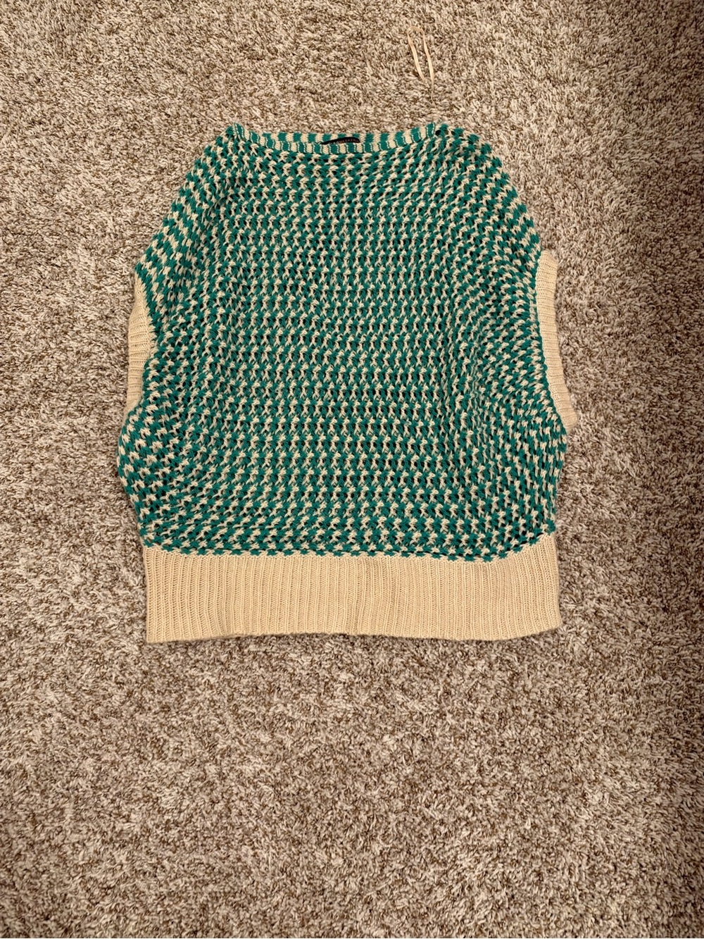 BCBGMaxAzria Green and Cream Houndstooth Knit Vest